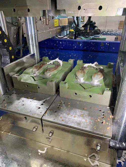 干冰清洗機 工業(yè)模具、橡膠及塑料制品去毛刺的首選方案