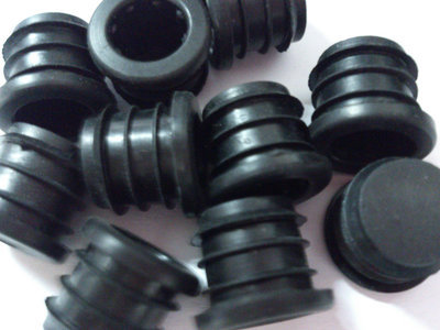 橡膠產(chǎn)品選購(gòu)指南 以硅膠膠套、橡膠母扣為例